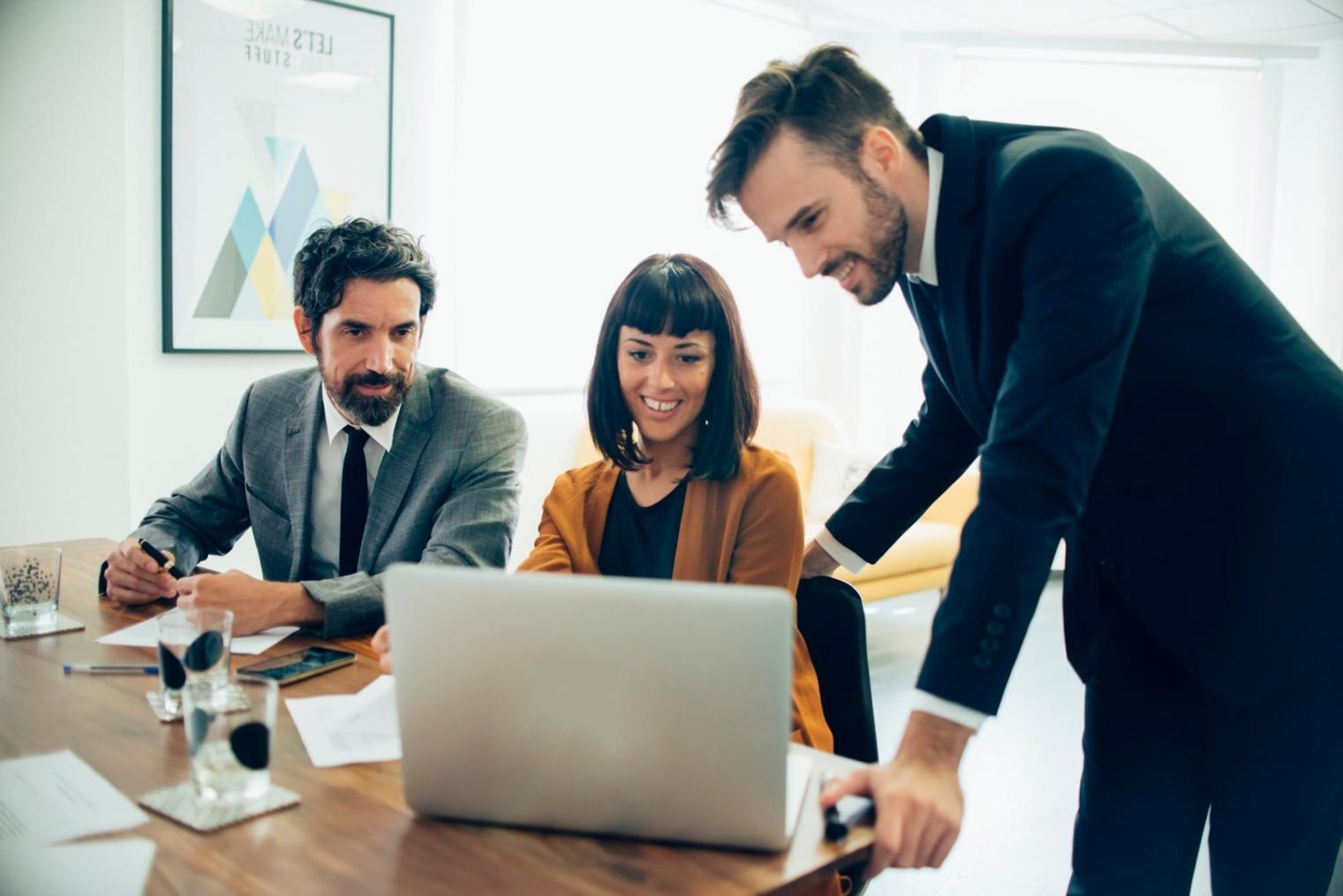 Session de networking entre professionnels de la finance